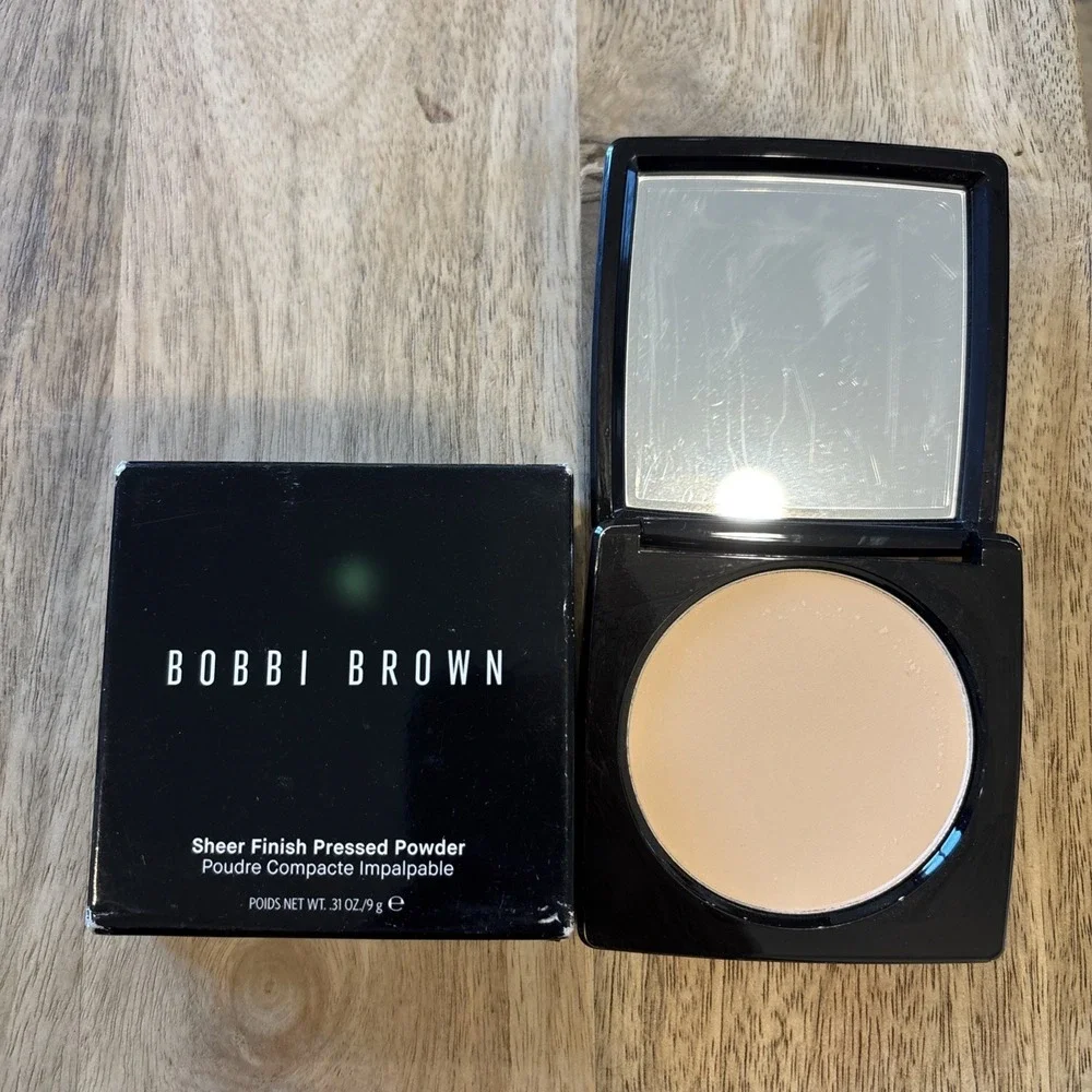 Bobbi Brown Sheer Finish Pressed Powder - No.5 Soft Sand 0.38 OZ.